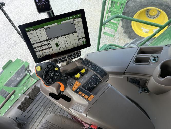 John Deere S760