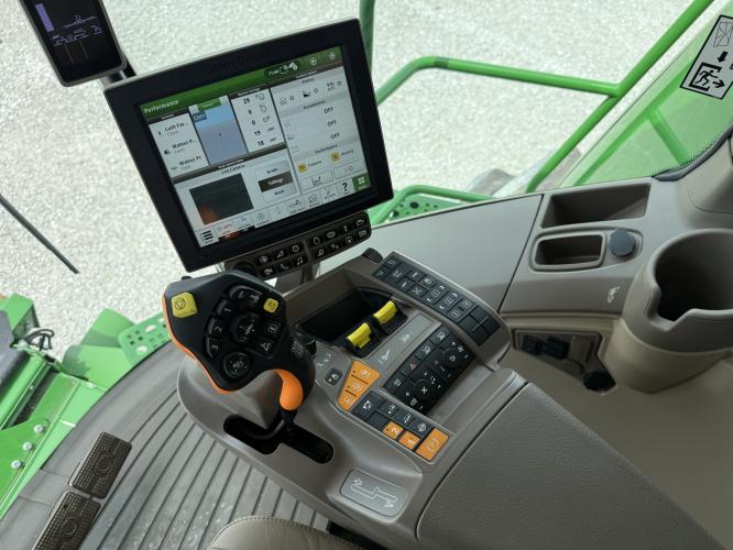John Deere S790