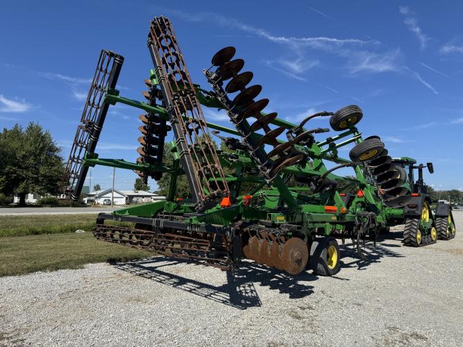John Deere 2720
