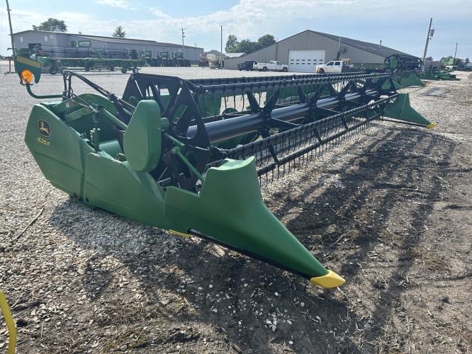 John Deere 625F