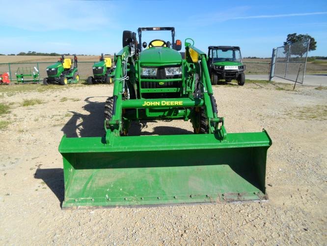 John Deere 4066R