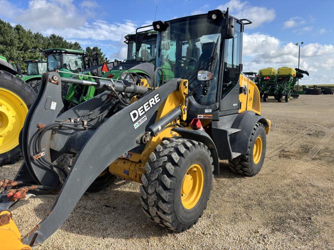 John Deere 324L