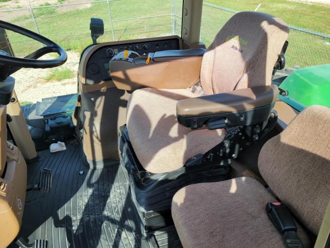 John Deere 9230