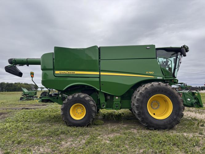 John Deere S780