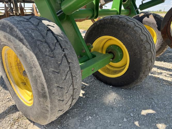 John Deere 2720