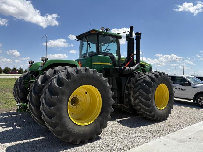 John Deere 9530
