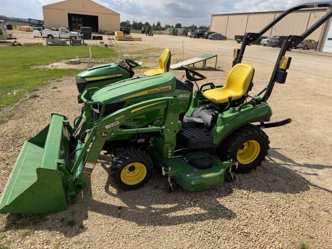 John Deere 1023E