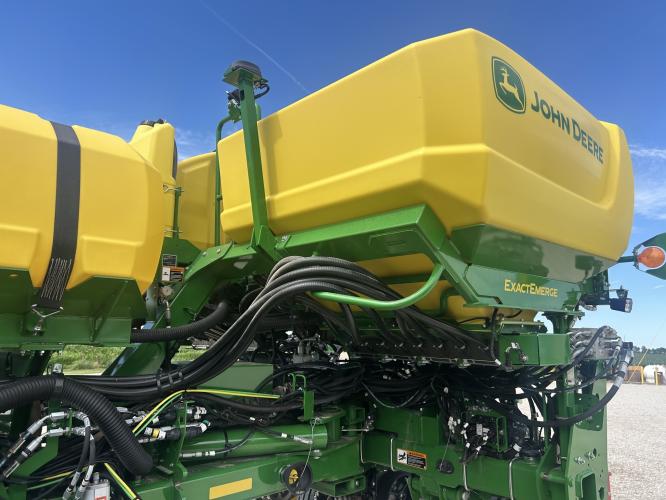 John Deere 1775NT