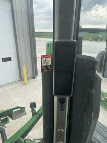 John Deere 412R