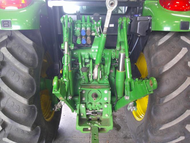 John Deere 5120M