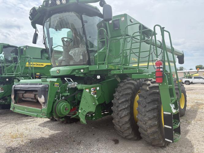 John Deere S770