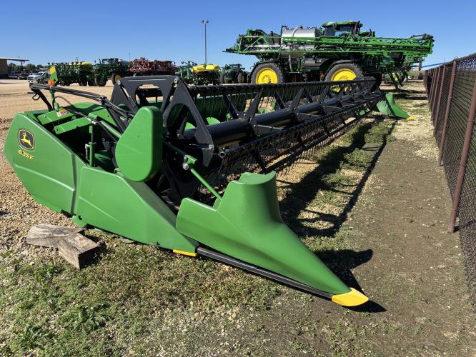 John Deere 635F