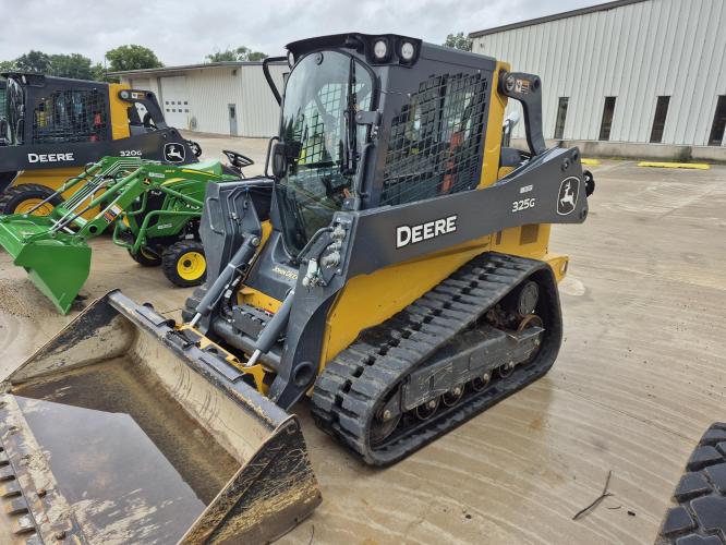 John Deere 325G