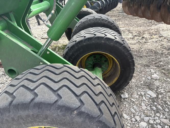 John Deere 2730