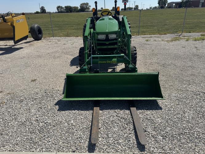 John Deere 4066R