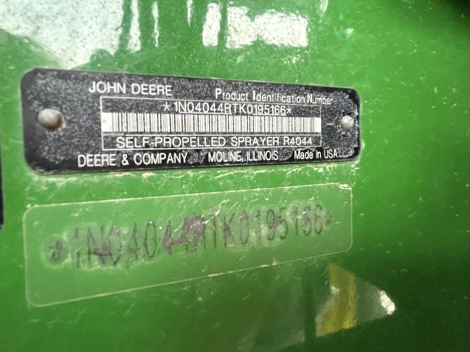 John Deere R4044