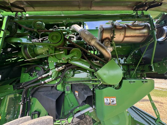 John Deere S7 700