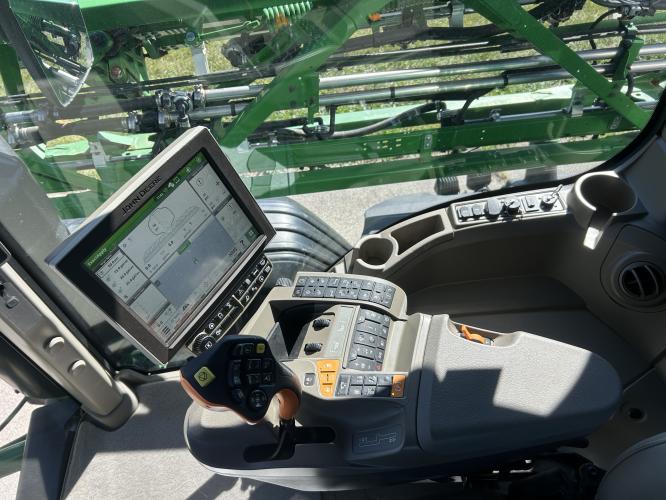 John Deere 616R