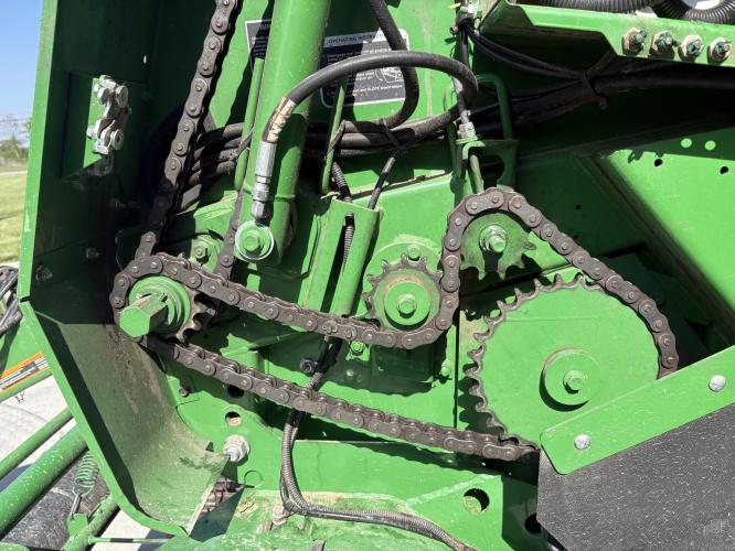John Deere 560M