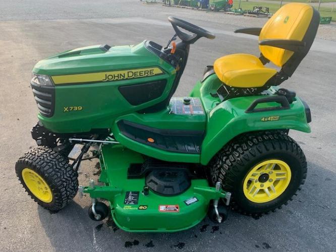 John Deere X739