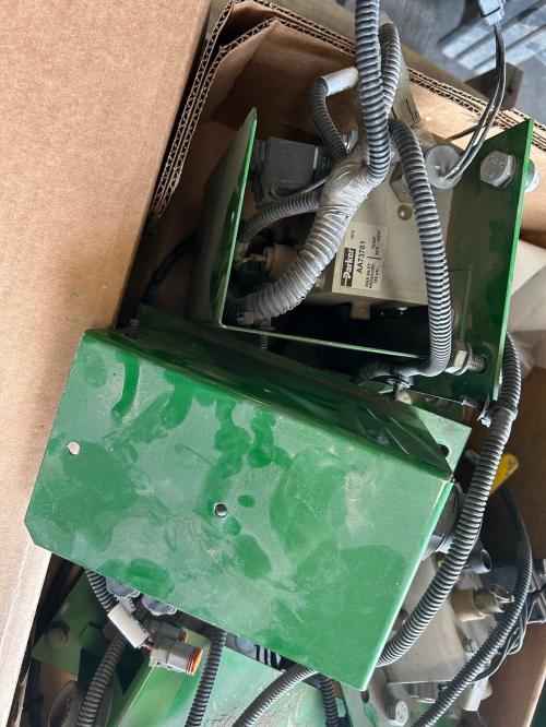  John Deere AA88062 VALVE BLOCK ASSEMBLY