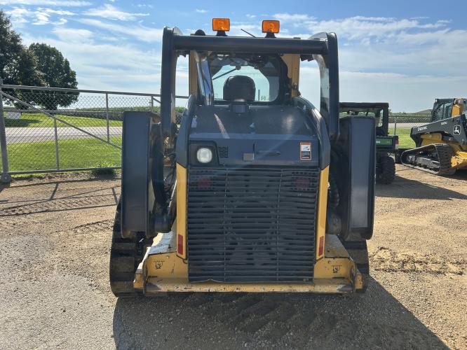 John Deere 333E