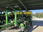 John Deere 1775