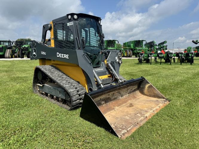 John Deere 325G