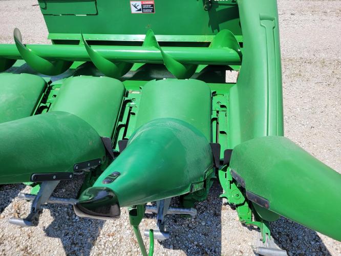 John Deere 608C StalkMaster