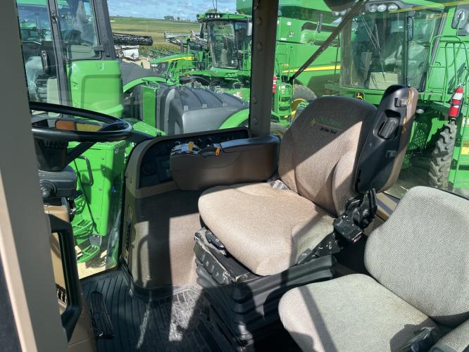John Deere 8430