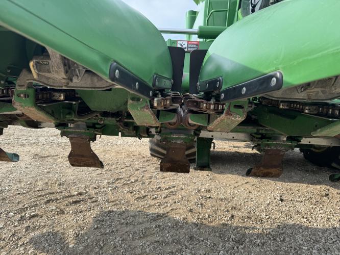 John Deere C12F