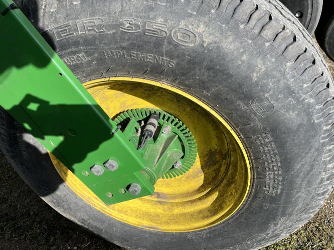John Deere 1775NT