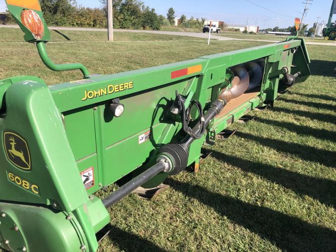 John Deere 608C