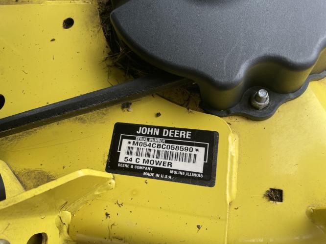 John Deere X585