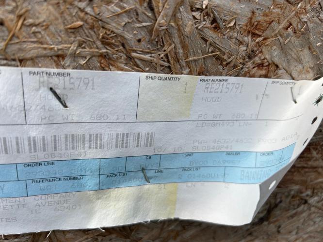 John Deere RE215791 HOOD