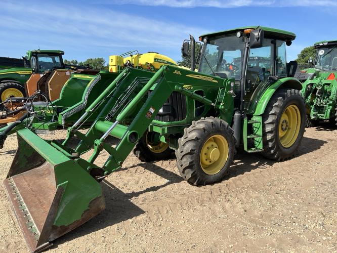 John Deere 6100D