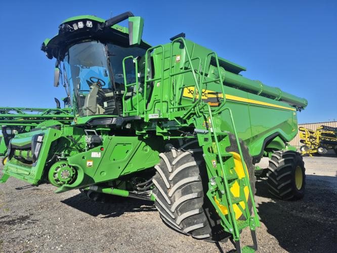 John Deere X9 1100