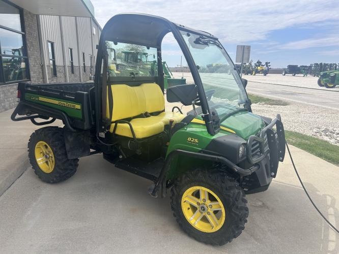 John Deere XUV 825I GREEN