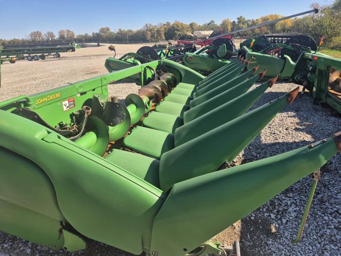 John Deere 608C StalkMaster
