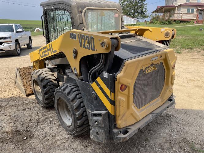 Gehl V230