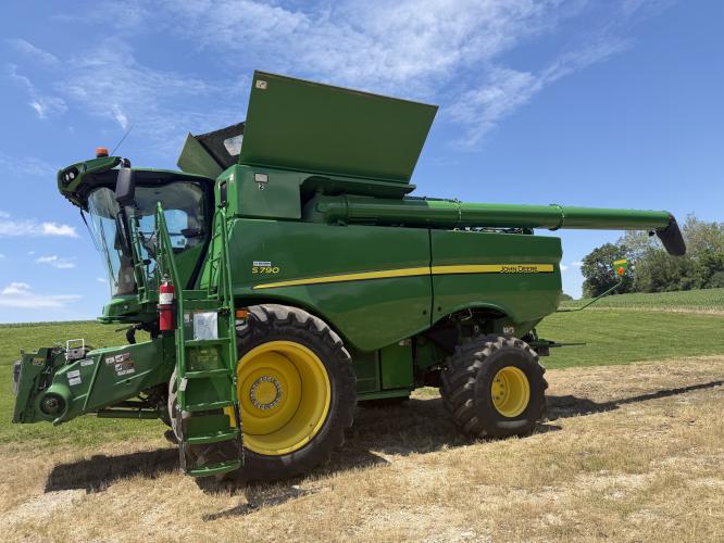 John Deere S790