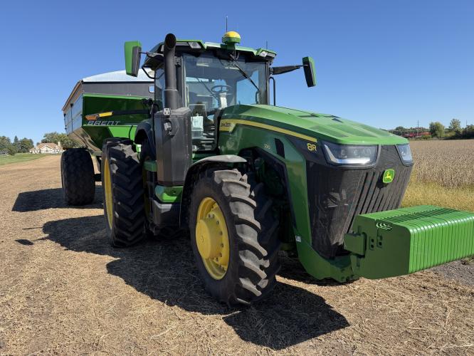 John Deere 8R 230