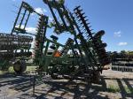 John Deere 637