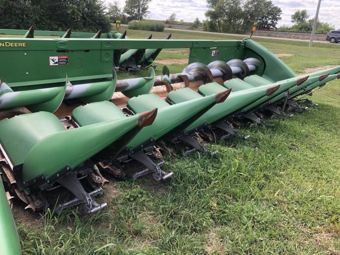 John Deere 708C