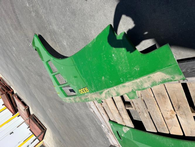 John Deere R320451 RH SIDE PANEL