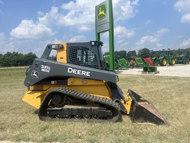 John Deere 331G