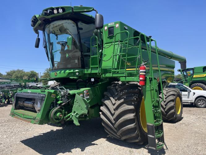 John Deere S790