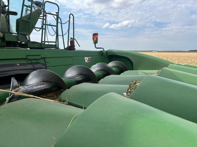 John Deere 608C