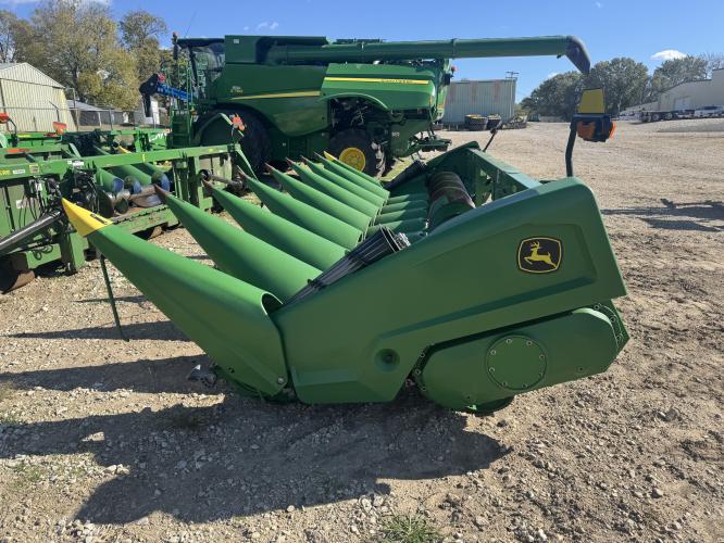 John Deere C8R