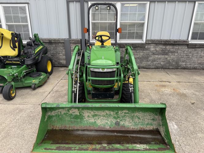 John Deere 2305